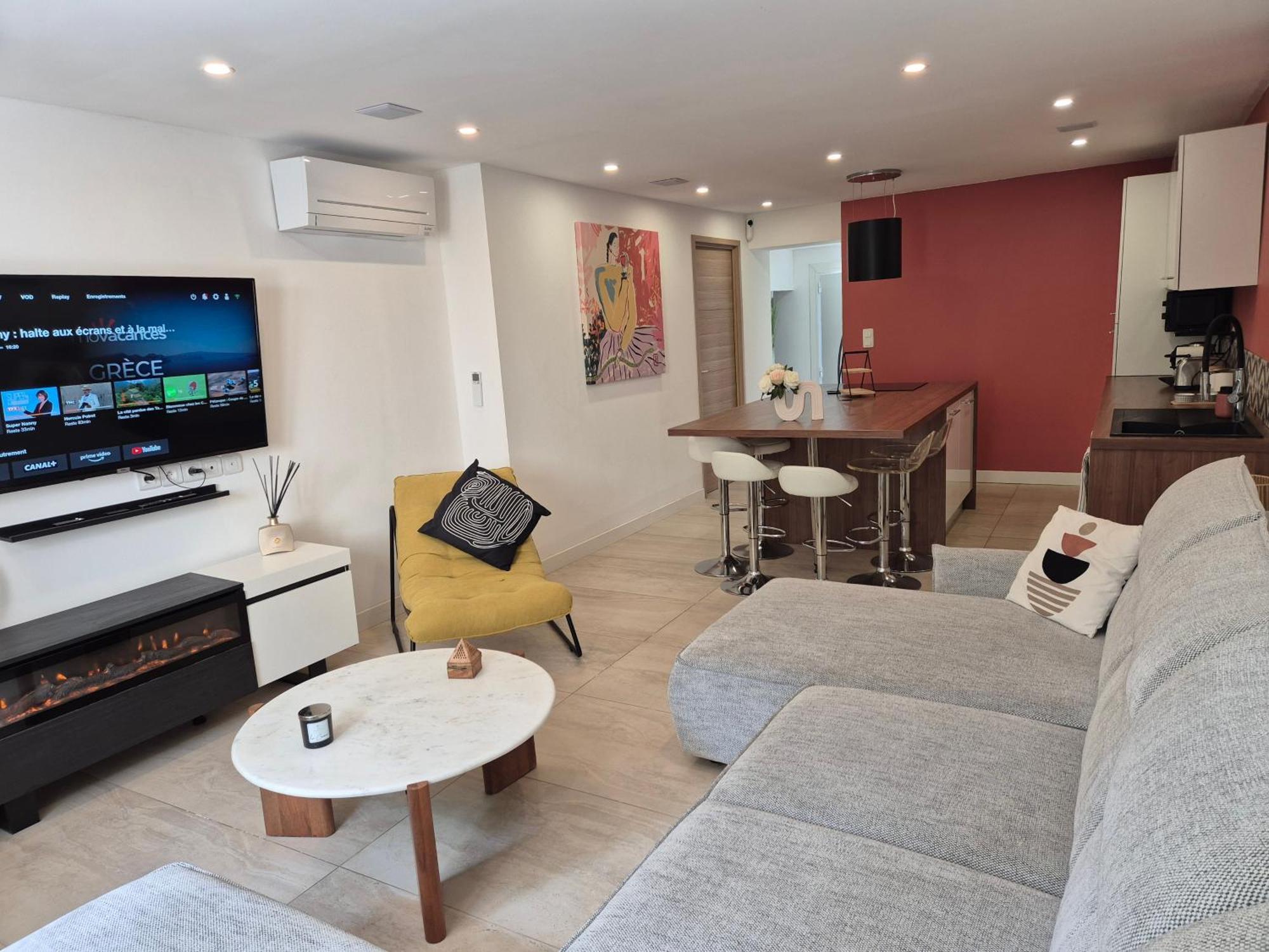 Magnifique Appartement 2 Chambres Avec 50 M2 De Jardin Privatif ラ・クロ エクステリア 写真